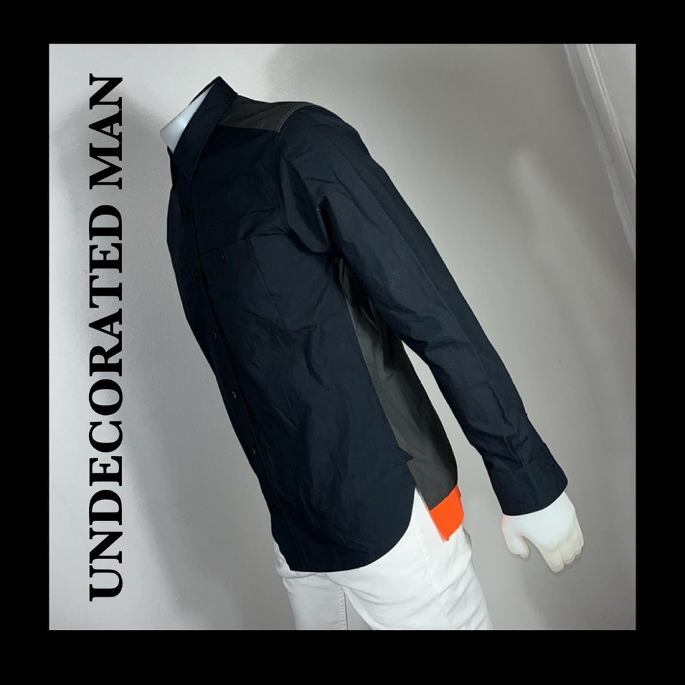 Undecorated Man Black Shirt